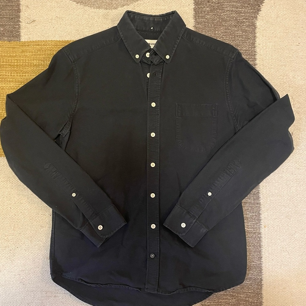 Taylor Stitch Oxford shirt.  Size 40, fits like a M.  Black